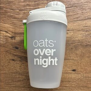 NEW Oats Overnight Shaker Bottle 🥤 Leakproof Blender Cup w/ Lid